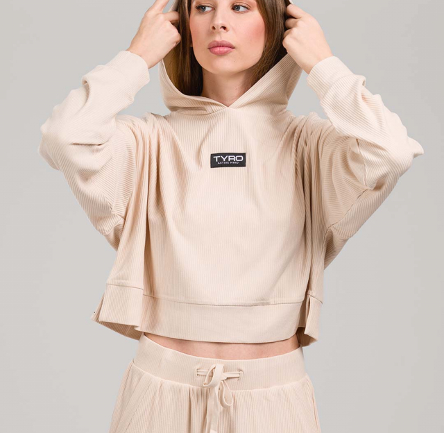 Chic set off white