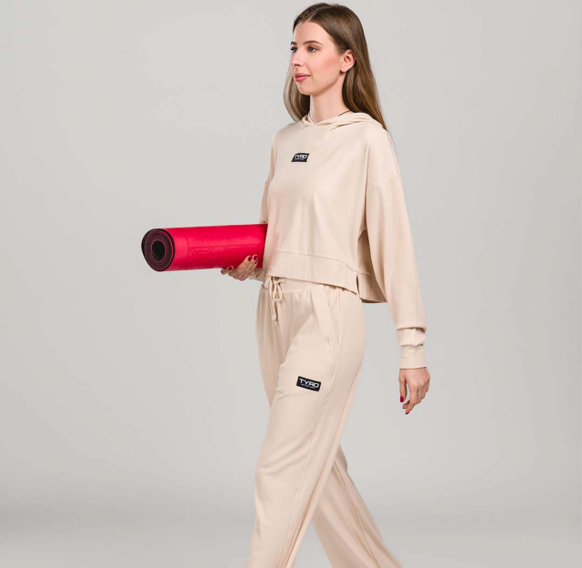 Chic set off white